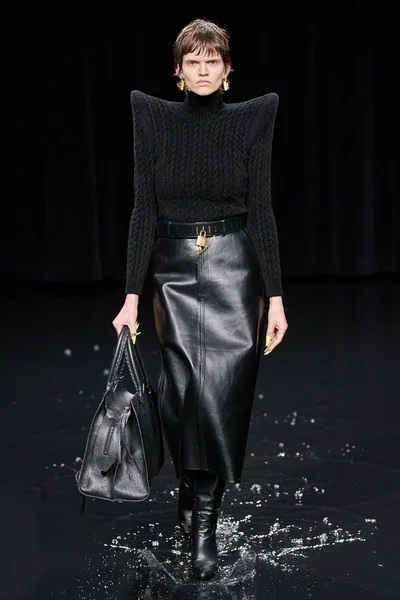 Look 75